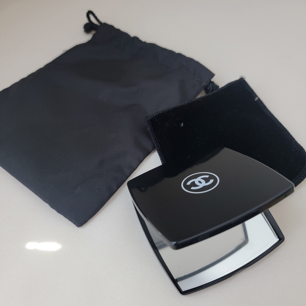 Limited Chanel duo mirror